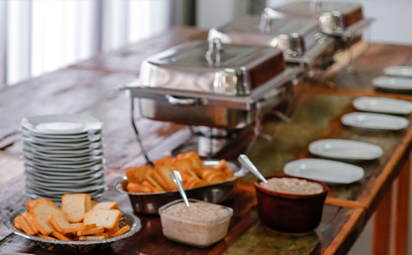Calentadores de alimentos que atienden